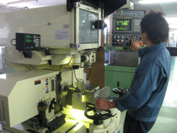 ���i���H